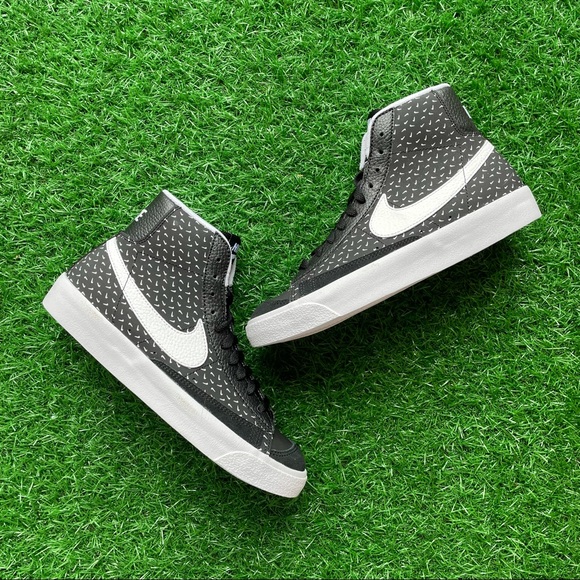 Nike Blazer Mid ‘77 Black/ White - Picture 4 of 6